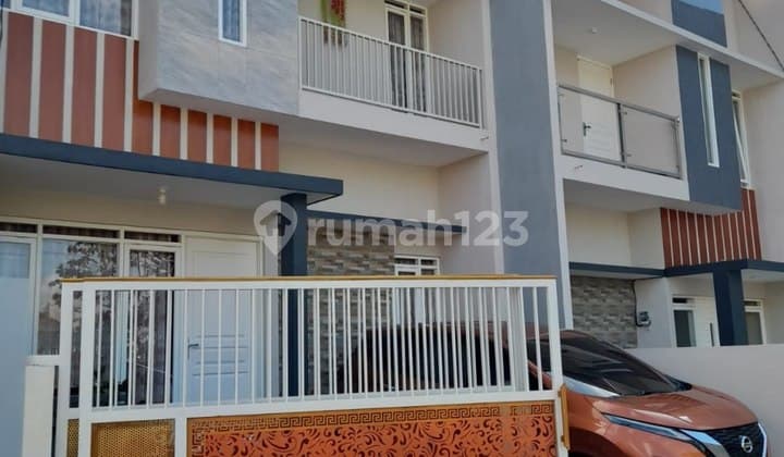 Termurah!!! Villa 2 Lantai Siap Huni Full Perabot + private Pool + Balkon dekat JTP 3 Batu