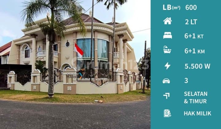 Classic Furnished Luxury House in the Elite Araya Malang Housing Complex