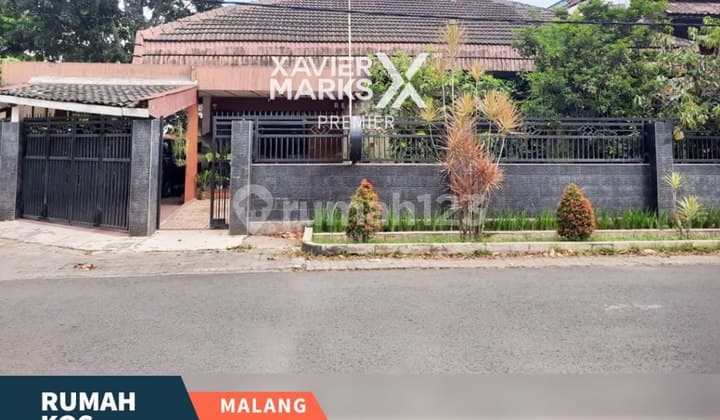 Dijual Rumah Vintage Tengah Kota Semi Furnish di Klojen Malang