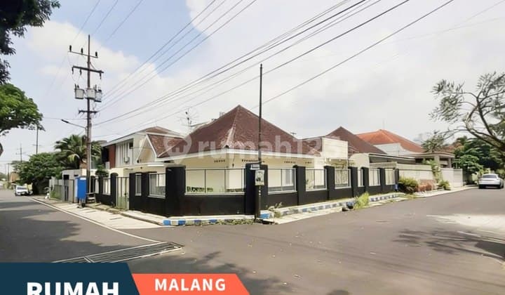 Dijual Rumah Klasik Siap Huni Sudah Renov di Pulau Pulau Klojen Malang
