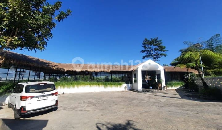 Dijual Villa Dan Cafe Modern View Alam di Bumiaji Batu