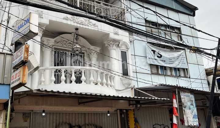 Ruko 2 Unit Dipinggir Jalan Besar di Pancoran