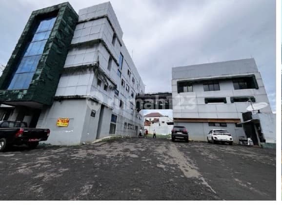Gedung Strategis di Saharjo Jakarta Selatan
