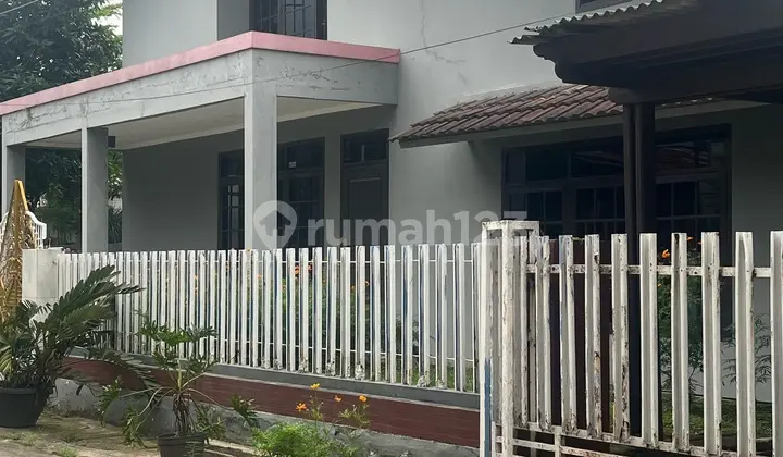 Corner House 5BR 340M2 Jatiwaringin