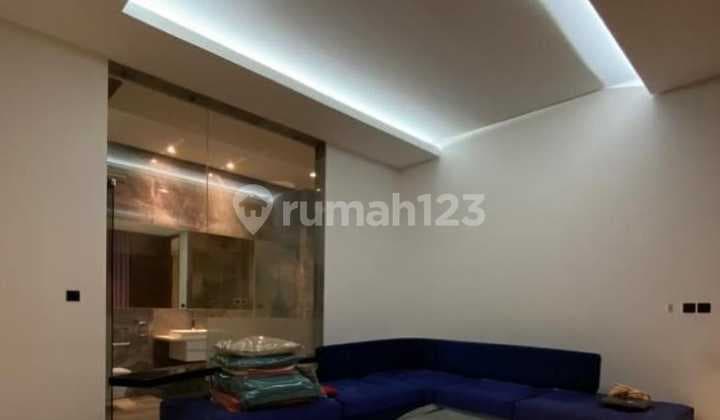 Rumah Dijual Mewah Ada Lift di Area Dr Cipto , Kota Bandung