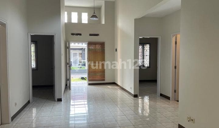 Minimalist Well-Maintained House for Sale in KBP - Tatar Jingganagara 03
