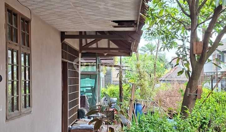 Dijual Rumah Lama Hitung Tanah di Komplek Muarasari Bandung