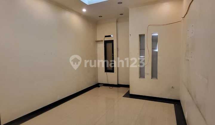 Rumah Dijual Siap Huni Strategis di Batununggal Indah, Bandung 03