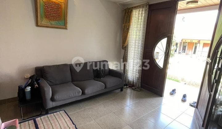 Rumah Dijual Bagus Siap Huni di Setraduta Blok Cemara 0188