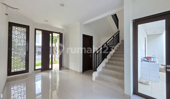 Rumah Disewa Bagus Desain Modern di Cluster Btari Summarecon Bandung 05
