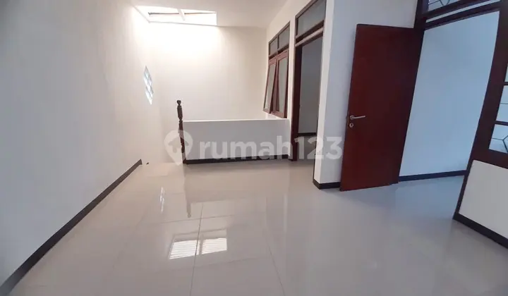 Rumah Dijual 2 Lantai Sudah Renovasi di Taman Kopo Indah 2, Kab Bandung 26