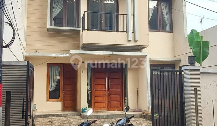 Disewakan Rumah Lokasi Strategis di Kebon Pala Jatinegara Jakarta Timur Dekat Halte Transjakarta Matraman