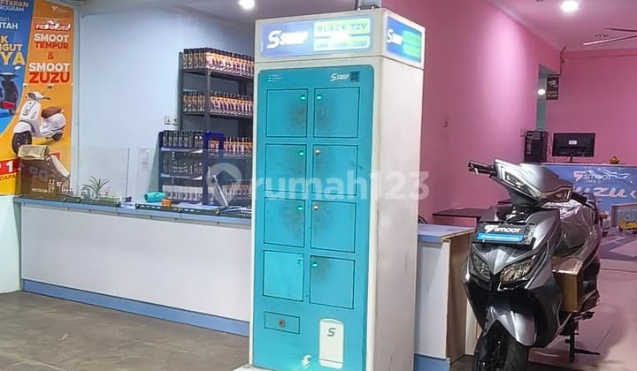 Quick Sale: Nice House by the Road, Suitable for Business and Residence in Duren Sawit, East Jakarta