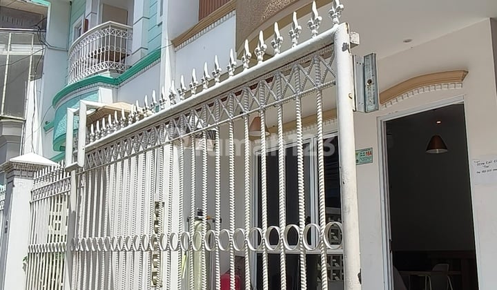 Jual Cepat Rumah Kost 4 Lantai di Tanjung Duren Jakarta Barat
