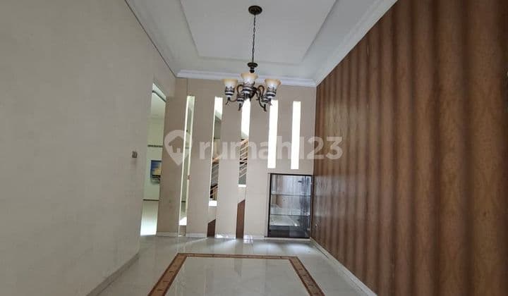 Disewakan Rumah 2 Lantai di Pondok Kelapa Jakarta Timur