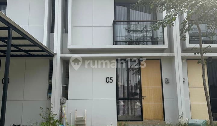 Ready-to-Occupy House in Flood-Free Area Lippo Karawaci