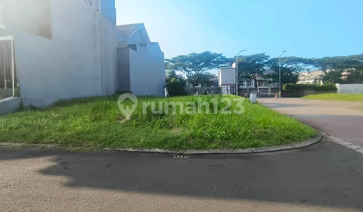 Kavling Siap Bangun Hoek Hadap Selatan Timur Row Jalan Besar Bebas Banjir