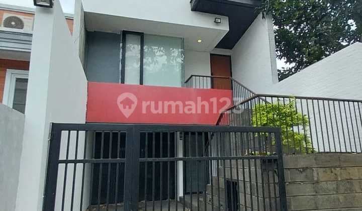 Rumah Mungil Bagus Kokoh 3 Lantai Siap Huni Dekat St MRT Lbk Bulus