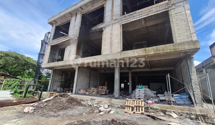 New and Nice 3-Story Shop House for Rent, in West Denpasar Area