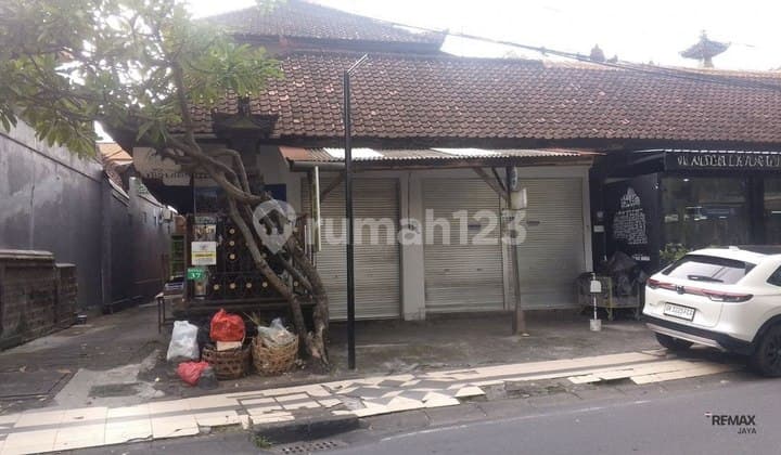 Ruko Bagus di Pinggir Jalan Utama Disewakan, di Seminyak Area