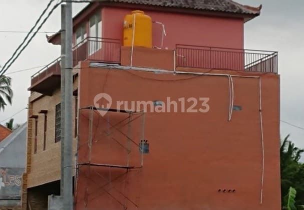 Ruko 3 Lantai untuk Usaha Disewakan, di Kedewatan, Ubud Gianyar Area