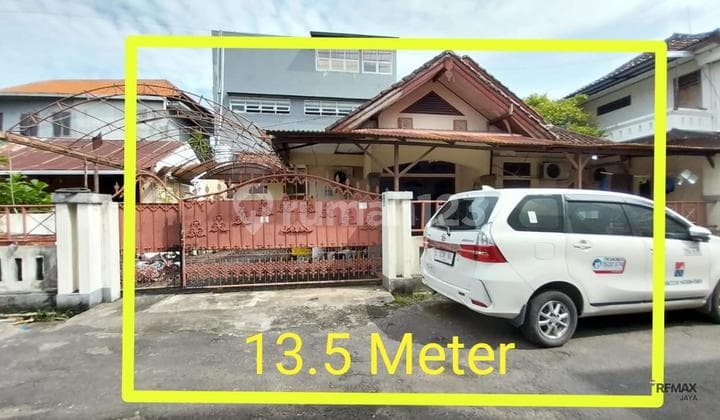 Rumah Bagus Zona Perdagangan dan Jasa Dijual, di Denpasar Utara Area