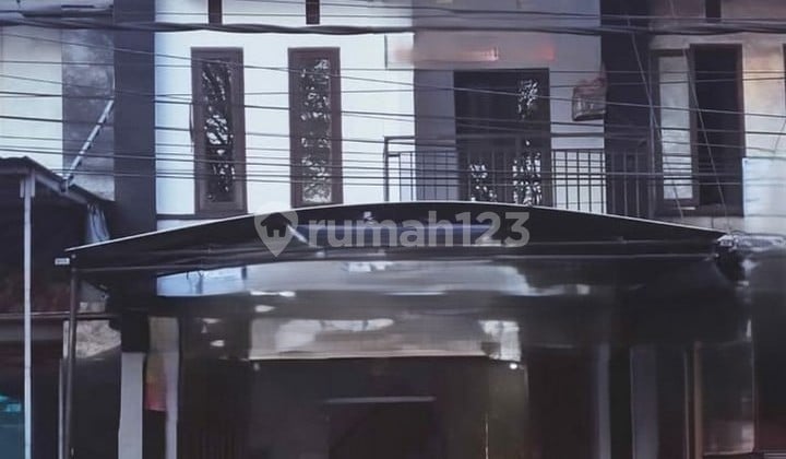 Ruko 2 Lantai di Pinggir Jalan Dijual, di Ubung Kaja Denpasar Area