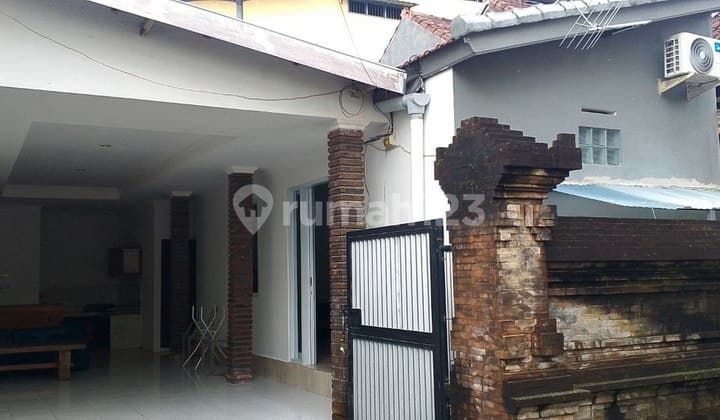 Rumah Semi Furnished Disewakan, di Taman Sari, Seminyak Area