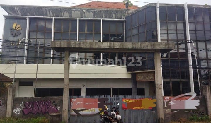 Gedung Komersil 4 Lantai Disewakan, di Imam Bonjol, Denpasar Area
