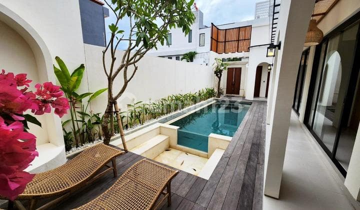Villa 1 Lantai Nyaman dan Tenang Disewakan, di Kerobokan Area