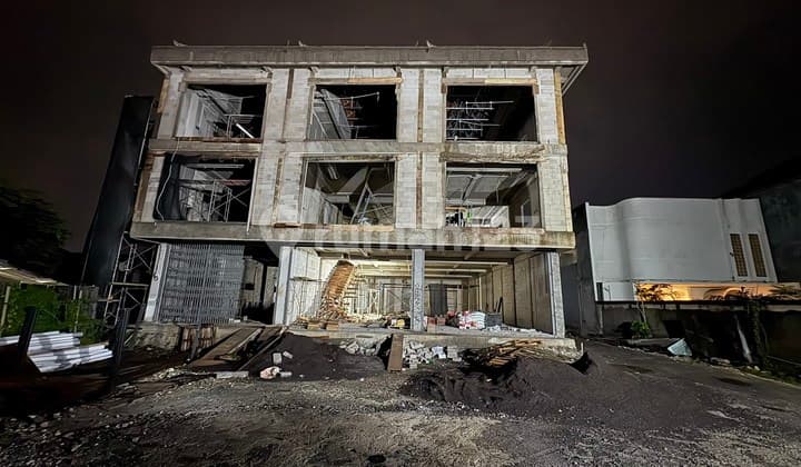 Ruko Gandeng 3 Lantai Disewakan, di Teuku Umar Barat, Denpasar Area