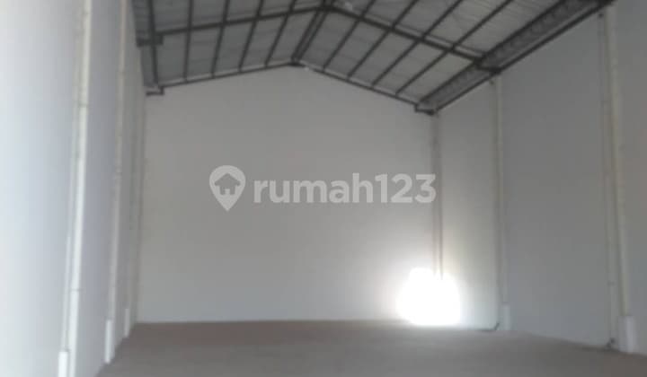 Disewakan Gudang Bagus Parkiran Luas Kontainer 40" di Neglasari, Tangerang