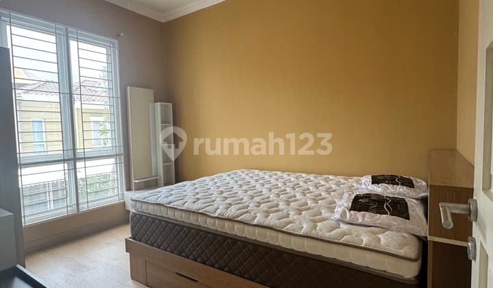 Rumah Bagus Furnished di Karelia Village Gading Serpong, Tangerang