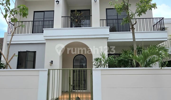 Rumah Hook Semi Furnished di Kencana Loka BSD, Tangerang Selatan