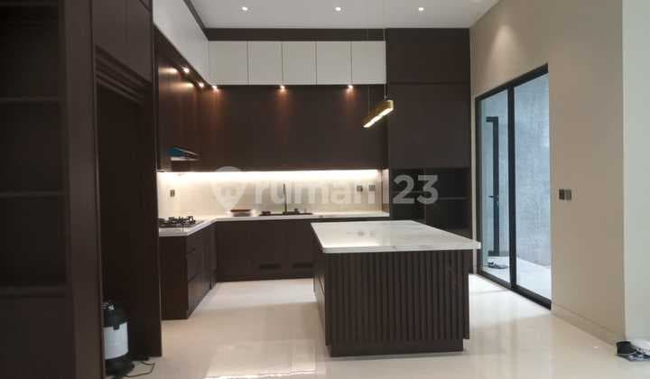 Rumah Baru di Kebayoran Villas Swimming Pool