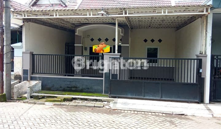 Dekat toll dekat mana-mana