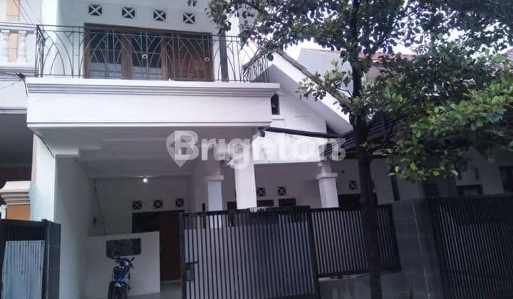 Bersih 2 lantai dekat toll