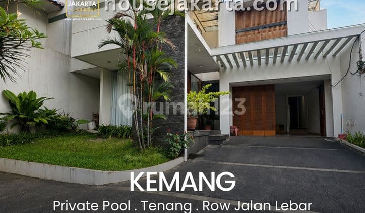 Kemang Modern Tropical House Quiet & Serene M Row Wide Road . Flood-Free