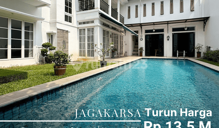 Rumah 2 Lantai American Classic Ada Pool Nuansa Villa