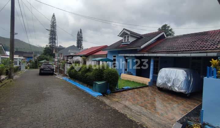 Villa Biru di Green Apple, Cipanas, Siap Huni, 143 Meter