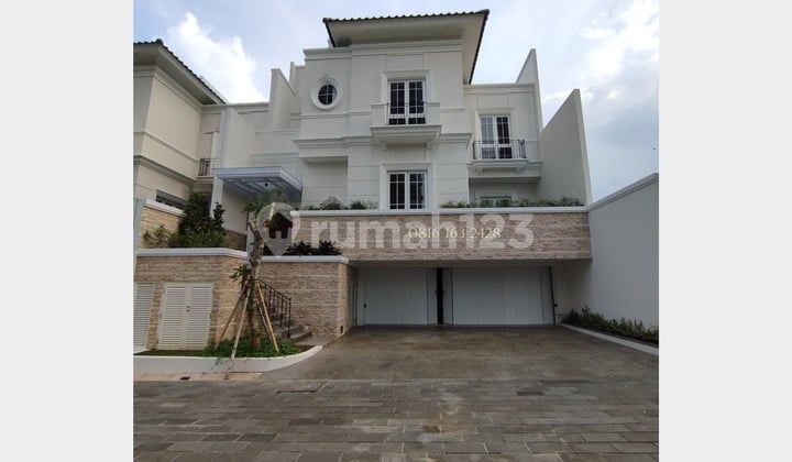 Rumah Baru 3 Lantai Private Pool & Lift, Gandaria,Jakarta Selatan