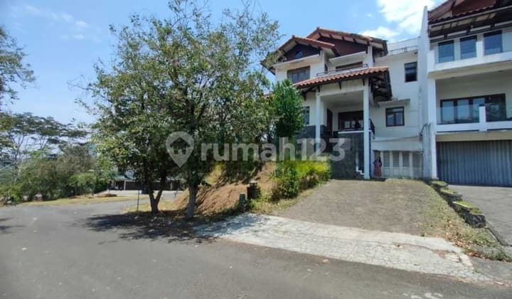 Rumah Dago Pakar View City Hitung Tanah