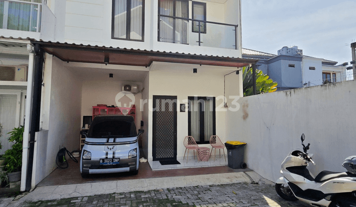 3-Story House in a Premium Location with Easy Access and Fully Furnished