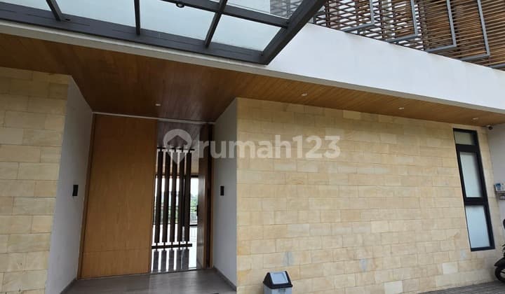Rumah Baru di Setraduta Mainroad View Bagus Bonus Furniture