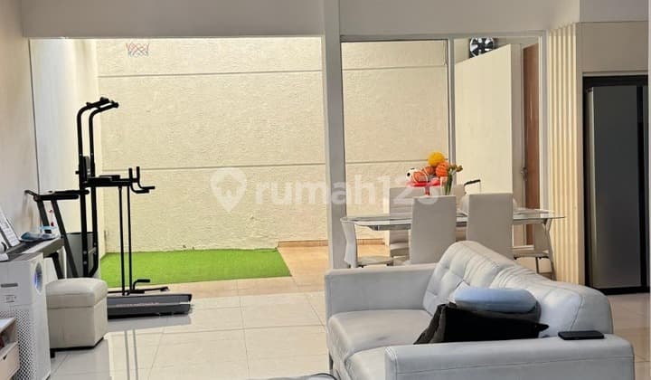 Rumah Minimalis Semi Furnish Strategis di Setramurni Bandung