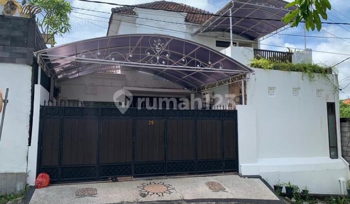 Dream House Area Padangsambian Semi-furnished SHM