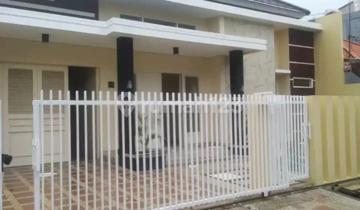 For Rent Minimalist House in Manyar Near Petra