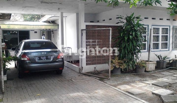 RUMAH PUSAT KOTA DEPAN UNAIR DR SOETOMO