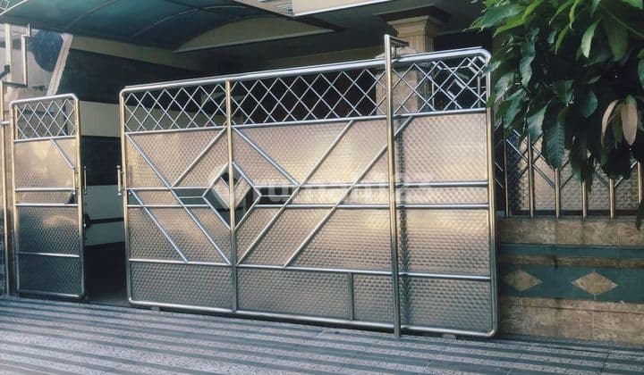 Rumah Surabaya Barat Darmo Siap Huni