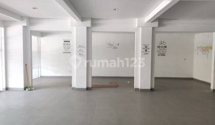 Rumah Usaha Siap Pakai Nol Jalan Area Undaan